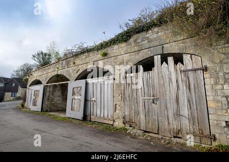 Gli archi della vecchia birreria a South Stoke, Somerset, Regno Unito Foto Stock