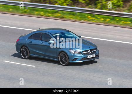 2013 blu Mercedes Benz CLA CLA220 CDI AMG Sport 2143cc Diesel 7 marce manuale 4dr berlina Foto Stock