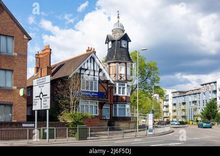 La casa di Clock, Orologio casa rotonda di Farnborough, Hampshire, Inghilterra, Regno Unito Foto Stock