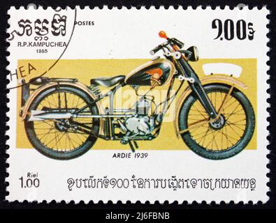 CAMBOGIA - CIRCA 1985: Un francobollo stampato in Cambogia mostra 1939 Ardie, Moto, circa 1985 Foto Stock