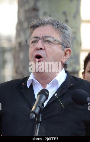 jean luc melenchon era atteso da diverse centinaia di persone per il suo discorso del 1st maggio presso la "Place de la république" di Parigi Foto Stock