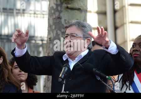 jean luc melenchon era atteso da diverse centinaia di persone per il suo discorso del 1st maggio presso la "Place de la république" di Parigi Foto Stock