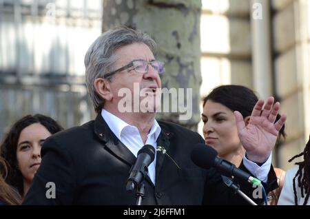 jean luc melenchon era atteso da diverse centinaia di persone per il suo discorso del 1st maggio presso la "Place de la république" di Parigi Foto Stock