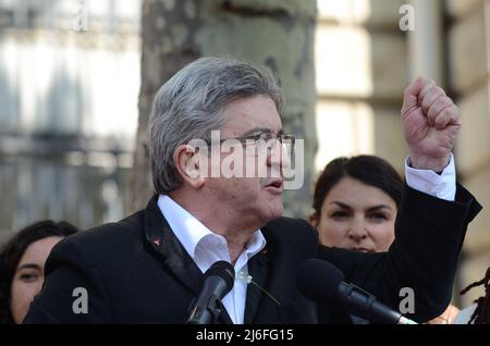 jean luc melenchon era atteso da diverse centinaia di persone per il suo discorso del 1st maggio presso la "Place de la république" di Parigi Foto Stock