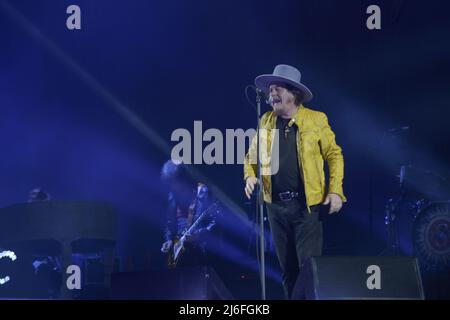 Zucchero (Adelmo Fornaciari), il cui nome artistico significa zucchero in italiano, uno dei cantanti e compositori italiani più internazionali e importanti, torna all'Arena di Verona per 14 notti che non puoi perdere. Lo stesso artista ha detto più volte che l'Arena di Verona è uno dei luoghi più belli al mondo per fare musica, e lo farà nel 2022. Zucchero terrà un altro concerto indimenticabile che eseguirà i suoi più grandi successi come “Così Celeste”, “senza una Donna” o “Baalla Morena”, come usa quasi ogni anno all’Arena di Verona. (Foto di Mariano Mo Foto Stock