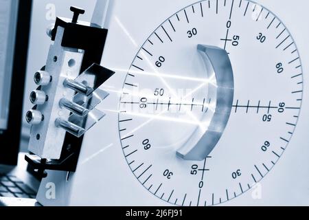 Laser in un ottica quantistica lab Foto Stock