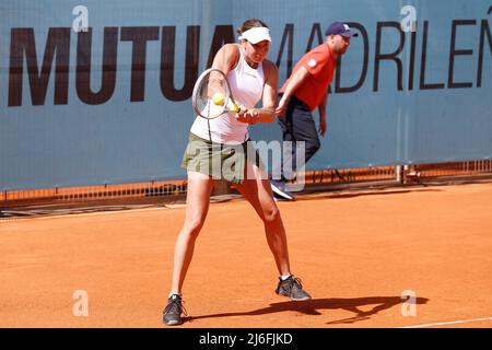 Oksana Kalashnikova (GEO), 1 MAGGIO 2022 - Tennis : Oksana Kalashnikova della Georgia durante la partita a doppio 1st contro Shuko Aoyama del Giappone e Hao-Ching Chan di Taiwan nei tornei WTA 1000 Mutua Madrid Open di tennis al Caja Magica di Madrid, Spagna. (Foto di Mutsu Kawamori/AFLO) Foto Stock