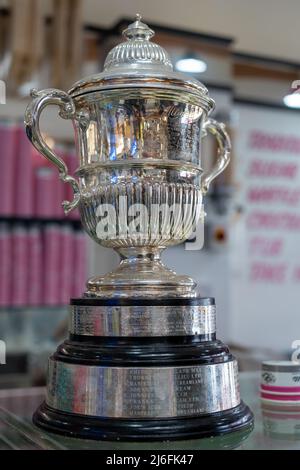 South Beach, Blyth, Northumberland, Regno Unito. 1st maggio 2022: Gelati Bank Holiday su richiesta presso il premiato distributore di gelati Ciccarelli Artisan gelato. L'azienda britannica ha recentemente vinto il premio National Ice Cream Championships 1st dell'associazione commerciale Ice Cream Alliance 2022 per il gelato alla vaniglia. Credit: Hazel Plater/Alamy Live News Foto Stock