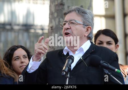 jean luc melenchon era atteso da diverse centinaia di persone per il suo discorso del 1st maggio presso la "Place de la république" di Parigi Foto Stock