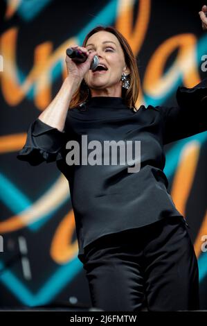 Belinda Carlisle si esibisce dal vivo durante il Lets Rock Leeds Festival al Temple Newsom. (Foto di Robin Burns / SOPA Images/Sipa USA) Foto Stock