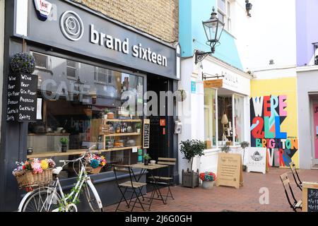 Il centro commerciale Duke's Lane, una destinazione unica di negozi indipendenti, boutique, 'pop up' e ristoranti, a Brighton, East Sussex, Regno Unito Foto Stock