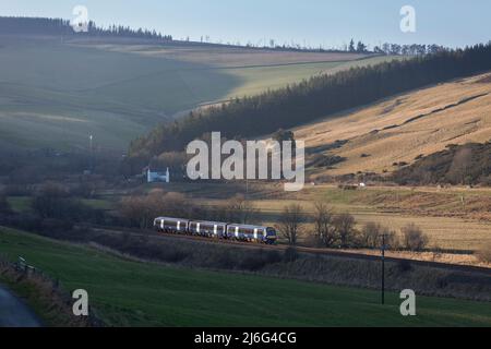 Scottrail classe 170 DMU treno 170430 passando la campagna aperta sulla ferrovia panoramica confini, vicino a Galabank Scozia Regno Unito Foto Stock