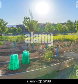 Square Public Garden nella parte anteriore delle residenze di Daybreak in South Jordan, Utah Foto Stock