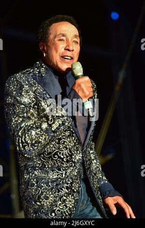 Indio, California, 1 maggio 2022 - Smokey Robinson sul palco allo Stagecoach Country Music Festival. Credit: Ken Howard/Alamy Live News Foto Stock