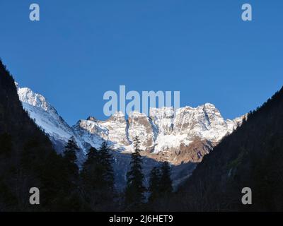 monte jiariren-an delle montagne di neve meili nella provincia cinese di yunnan Foto Stock