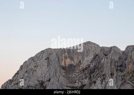 cresta del monte anbato nel parco naturale di urkiola nei paesi baschi Foto Stock