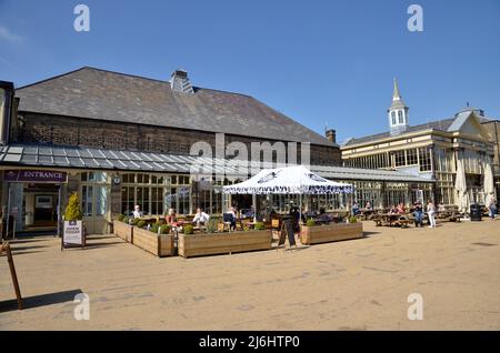 Buxton Pavilion Gardens nella città di Buxton nel Derbyshire Foto Stock