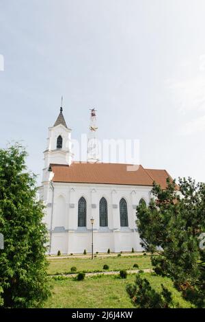 Minsk, Bielorussia. Agosto 2021. Chiesa Zolotogorsky della Santissima Trinità di San Rocco Foto Stock