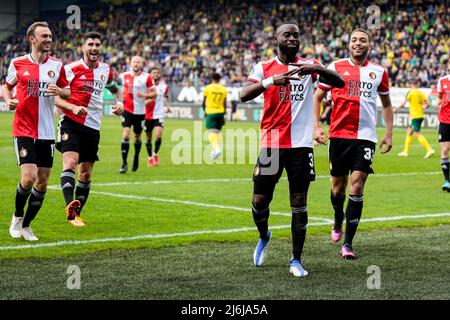 Sittard - Lutsharel Geertruida di Feyenoord durante la partita tra Fortuna Sittard e Feyenoord presso lo Stadion Fortuna Sittard il 1 maggio 2022 a Sittard, Paesi Bassi. (Da Box a Box Pictures/Yannick Verhoeven) Foto Stock