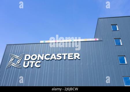 Facciata del Doncaster UTC college Università tecnica Doncaster South Yorkshire Inghilterra gb Europa Foto Stock