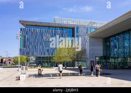 Uffici del Consiglio di Doncaster Sir Nigel Gresley Square quartiere civico e culturale Waterdale Doncaster South Yorkshire Inghilterra UK GB Europe Foto Stock