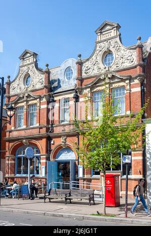 Megan's al ristorante Post Office, Victoria Road, Surbiton, Royal Borough di Kingston upon Thames, Greater London, England, Regno Unito Foto Stock