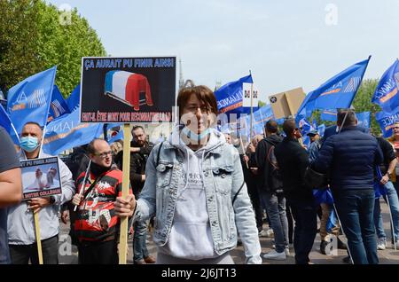 rally a Place saint michel a Parigi di poliziotti arrabbiati per la decisione di indagare l'assassinio di uno dei loro colleghi Foto Stock