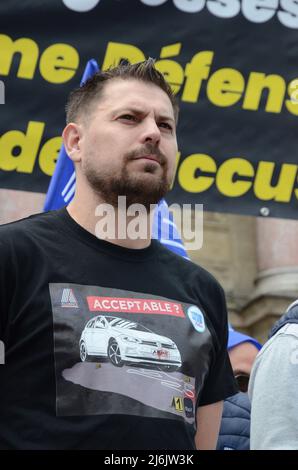 rally a Place saint michel a Parigi di poliziotti arrabbiati per la decisione di indagare l'assassinio di uno dei loro colleghi Foto Stock