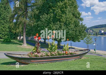 A Promenade in Health Resort di Bad Breisig, fiume Reno, Germania Foto Stock