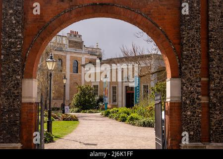 Londra- Aprile 2022: Pizthanger Manor, una casa storica a Ealing, Londra ovest- recentemente riaperto come un'attrazione locale con galleria e giardini Foto Stock