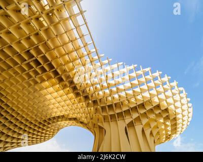 Particolare della struttura in legno del Metropol Parasol, noto anche come Las Setas (funghi)-Siviglia, Spagna Foto Stock