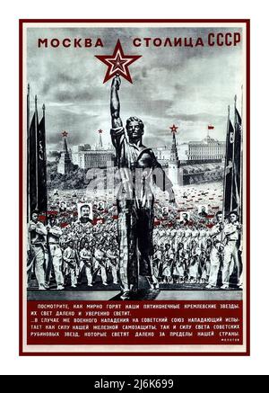 Poster vintage WW2 Mosca 1940, "Mosca è la capitale dell'URSS". Data 1940 autore El Lissitzky (1890–1941) "Guarda come brucia pacificamente il nostro Cremlino a cinque punte" Foto Stock