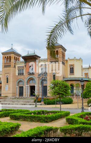 Antiguo Pabellón Mudéjar Museo delle Arti e Tradizioni popolari, Museo de Artes y Costumbres Populares de Sevilla Plaza de América a Siviglia Spagna Foto Stock