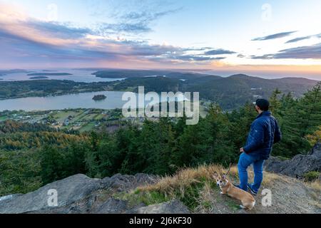 Il Monte Erie è il picco più alto della regione di Anacortes nello stato di Washington Foto Stock