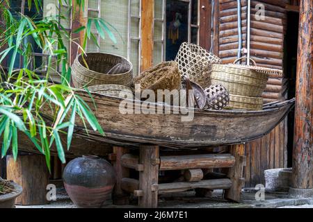 Cesti di bambù e cesti per l'agricoltura in Cina rurale Foto Stock