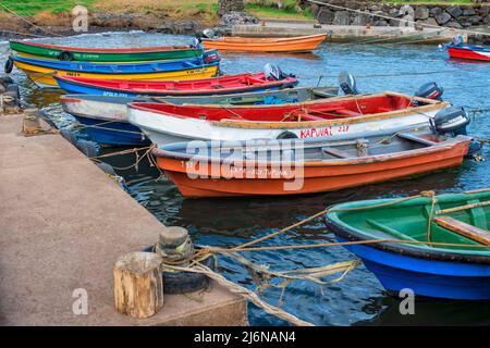 Hanga Roa porto di pescatori, l'isola di pasqua, Cile Foto Stock