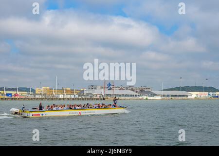 Turisti in barca turistica nel porto di Gothenburg Foto Stock