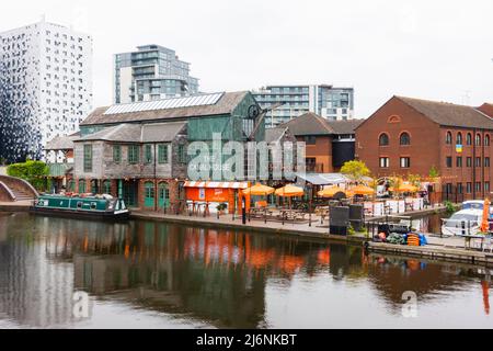 The Canal House, cocktail bar e ristorante sulla Birmingham Canal Old Line. Birmingham, Inghilterra Foto Stock