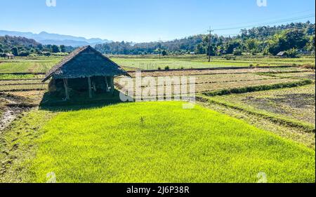 Su Tong Pae Bridge a Mae Hong Son, Thailandia. Foto di alta qualità Foto Stock