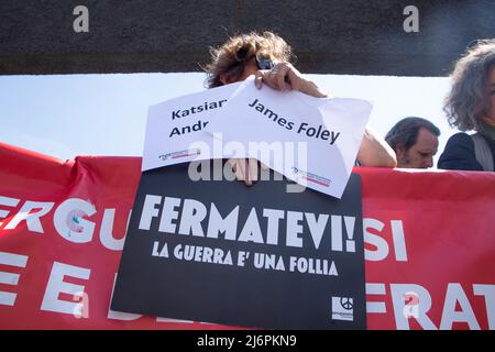 3 maggio 2022, Roma, RM, Italia: Sit-in presso l'Ambasciata della Federazione Russa a Roma in occasione della Giornata Mondiale della libertà di stampa (Credit Image: © Matteo Nardone/Pacific Press via ZUMA Press Wire) Foto Stock