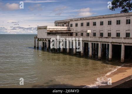 Monumento a Simon Bolivar e Hotel Colombia nella Città Vecchia, Casco Viejo, Panama City, Panama America Centrale Foto Stock