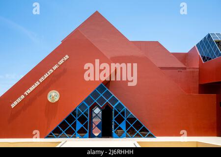 L'esterno del Museo Tumbas Reales De Sipan, Lambayeque, vicino Chiclayo, Perù. Foto Stock