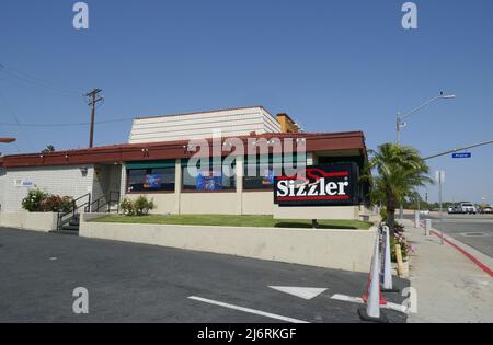 Inglewood, California, USA 29th Aprile 2022 il 29 Aprile 2022 Sizzler Restaurant a Inglewood, Los Angeles, California, USA. Foto di Barry King/Alamy Stock Foto Foto Stock