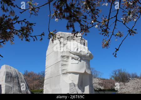 Martin Luther King Jr statue Arms ha attraversato DC Foto Stock