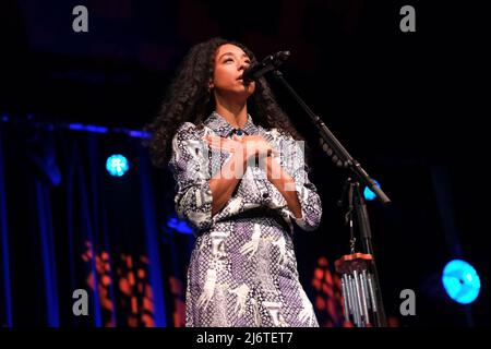 Corinne Bailey Rae si esibisce nella Jazz Arena al Cheltenham Jazz Festival. Aprile 29, 2022 Foto Stock