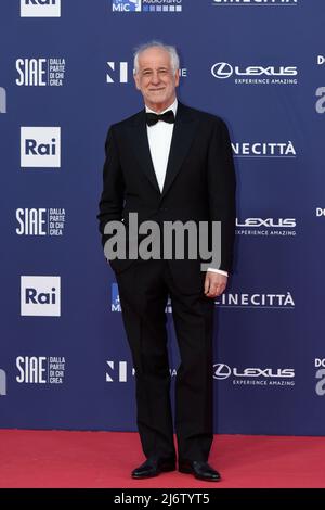 Italia, Roma, 03 maggio 2022. Il tappeto rosso del film di David di Donatello premia il 2022 agli Studios Cinecitta. Nella foto: Toni Servillo Foto Fabio Mazzarella/Sintesi/Alamy Live News Foto Stock