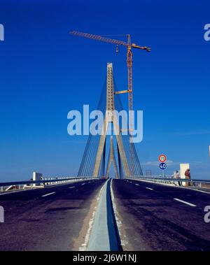 PUENTE INTERNACIONAL DEL GUADIANA CONSTRUIDO EN 1991 SOBRE EL RIO GUADIANA. AUTORE: CANCIO MARTINS JOSE LUIS. Ubicazione: ESTERNO. Ayamonte. Huelva. SPAGNA. Foto Stock