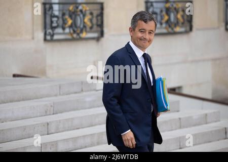 Parigi, Francia, 4 maggio 2022, il Ministro degli interni francese Gerald Darmanin parte dopo una riunione settimanale del gabinetto al Palazzo Elysee di Parigi il 4 maggio 2022. Foto di Raffaello Lafargue/ABACAPRESS.COM Foto Stock