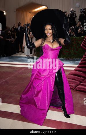 SZA partecipa al Met Gala 2022 che celebra "in America: An Antology of Fashion" al Metropolitan Museum of Art il 02 maggio 2022 a New York City, USA. Photo by DNphotography/ABACAPRESS.COM Foto Stock