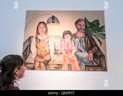 Londra UK 04 Maggio 2022 Vincitore di questo tyear Jackson's Painting Price , Lorena Levi , Gennaio Assessment .The Special 10th Edition of Affordable Art Fair Hampstead! Con una selezione di importanti gallerie sia locali che internazionali, che presentano 1.000s ispiranti opere d'arte contemporanea.Paul Quezada-Neiman/Alamy Live News Foto Stock